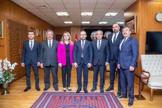 Belediye Başkanımız Sayın Mustafa Kenan Sarıtaş, Sosyal Güvenlik Kurumu (SGK) Başkanlığı görevine atanan Sayın Yunus Elitaş’a hayırlı olsun ziyaretinde bulundu.