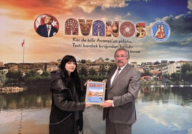 İLÇEMİZDE YENİ AÇILAN İŞ YERLERİNE HAYIRLI OLSUN PLAKETİ