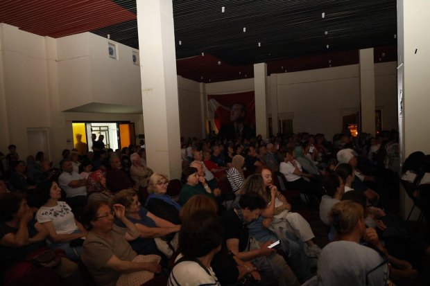 TÜRK SANAT MÜZİĞİ KOROSU VE ADD AVANOS ŞUBESİ RİTİM GRUBU KONSERİ BÜYÜK BEĞENİ TOPLADI