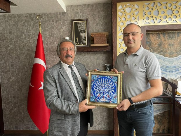 Belediye Başkanımız, KGM Kayseri 6. Bölge Müdürü Sn. Ahmet Bülent Büyük'ü makamında ziyaret etti.