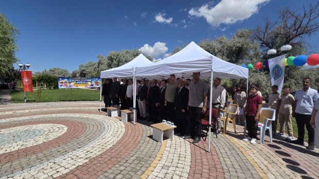 KALABA ATATÜRK İLKOKULUNUN DİKEY TARIM VE GERİ DÖNÜŞÜM YARIŞMALARINDA DERECEYE GİREN ÖĞRENCİLERE ÖDÜLLERİ TÖRENLE VERİLDİ