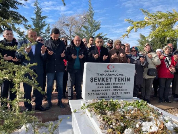 Avanoslu Hemşehrimiz Tankçı Uzman Çavuş Şevket Tekin için Mevlid-i Şerif programı düzenlendi.