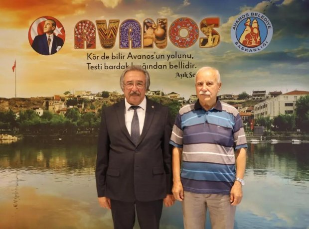 Hemşehrimiz Mustafa Durmaz Belediye Başkanımız Mustafa Kenan Sarıtaş'ı makamında ziyaret ettiler.