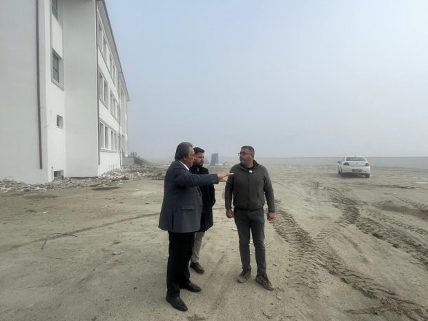 Belediye Başkanımız Sayın Mustafa Kenan Sarıtaş, belediyemiz tarafından ilçemiz genelinde yürütülen çalışmaları sahada kontrol etti.