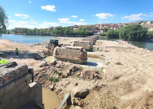Taş Köprü Restorasyon Süreci Yeniden Başladı
