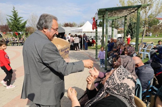 Hıdırellez Şenliği, belediyemizin organizasyonuyla yoğun ilgi ve katılımla coşkulu bir şekilde gerçekleştirildi.