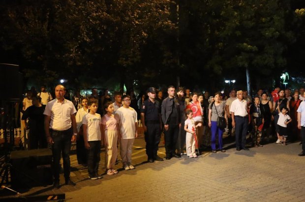 15 Temmuz Demokrasi ve Millî Birlik Günü, ilçemizde büyük bir coşku ve anlam yüklü bir programla anıldı.