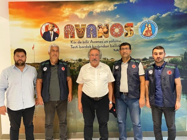 Kayseri İller Bankası Bölge Müdürlüğü’nden Teknik Uzman Sayın Kubilay Öçalan, Teknik Uzman Sayın Feramuz Osan ve Mühendis Sayın Gökhan Özkurt, Belediye Başkanımız Sayın Mustafa Kenan Sarıtaş’ı makamında ziyaret etti.