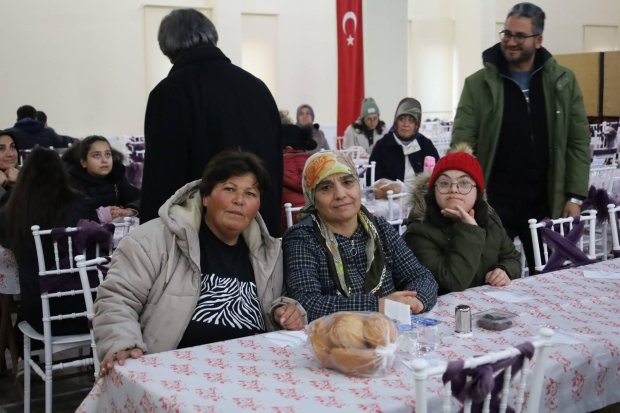 Ramazan ayı münasebetiyle organize edilen iftar yemeğinde, vatandaşlarımızla buluştuk.