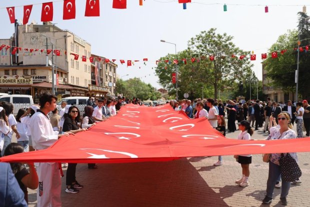 19 Mayıs Atatürk'ü Anma Gençlik ve Spor Bayramı Kutlamaları Bayrak Yürüyüşü ile Başladı