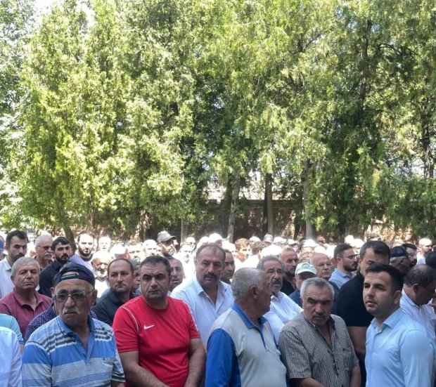 Belediye Başkanımız Mustafa Kenan Sarıtaş, Eski Avanos Kaymakamlarından Bayburt Valisi Sayın Mustafa Eldivan’ın vefat eden kayınbiraderi Ziraat Odası Başkanlığı yapmış emekli Yaşar Köseoğlu’nun cenaze törenine katıldı.