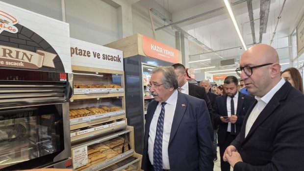 BELEDİYE BAŞKANIMIZ SAYIN MUSTAFA KENAN SARITAŞ İLÇEMİZDE 2. ŞUBESİNİ AÇAN İŞLETMENİN AÇILIŞINI GERÇEKLEŞTİRDİ