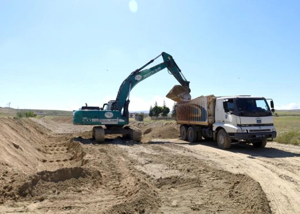 Belediye Başkanımız İlçemiz Genelinde Gerçekleştirilen Çalışmaları Yerinde İnceledi
