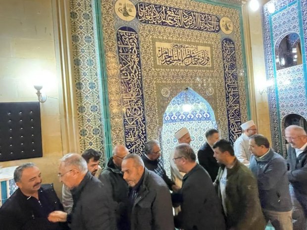 Belediye Başkanımız Sayın Mustafa Kenan Sarıtaş, Ramazan Bayramı’nın manevi atmosferini hemşehrilerimizle birlikte yaşayarak bayram namazını Avanos Şehit Şevket Tekin Merkez Camii'nde eda ettikten sonra vatandaşlarımızla bayramlaştı.
