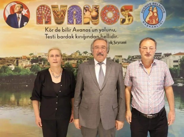 Hemşehrimiz Gövüş Coruk ve İmral Coruk Belediye Başkanımız Mustafa Kenan Sarıtaş'ı makamında ziyaret ettiler.