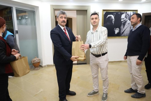 BELEDİYEMİZDE BAYRAM SEVİNCİ PAYLAŞILDI