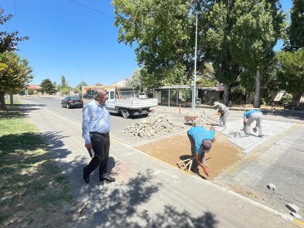 Belediye Başkanımız Mustafa Kenan Sarıtaş ,belediye personellerinin çocuk parklarında gerçekleştirdikleri çalışmaları yerinde inceleyip çalışmalar hakkında bilgiler aldı.