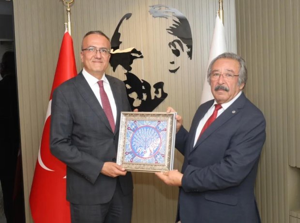 Kapadokya Üniversitesi Rektörü Prof. Dr. Sn. Hasan Ali Karasar, Belediye Başkanımızı makamında ziyaret etti.