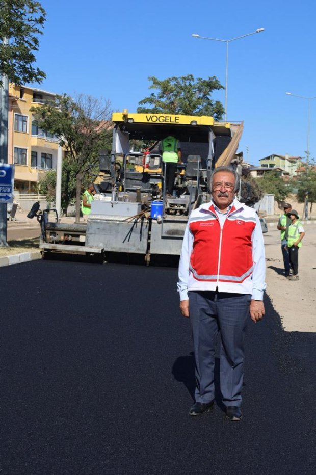 “Avanos’un Çehresini Değiştiren Hizmet: İnönü Caddesi’nde BSK Sıcak Asfalt Atımı Başladı”