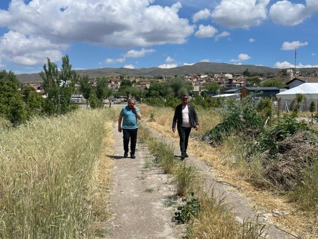 Belediye Başkanımız Sayın Mustafa Kenan Sarıtaş, belediyemize ait iş sahalarında sürdürülen çalışmaları sahada kontrol etti.