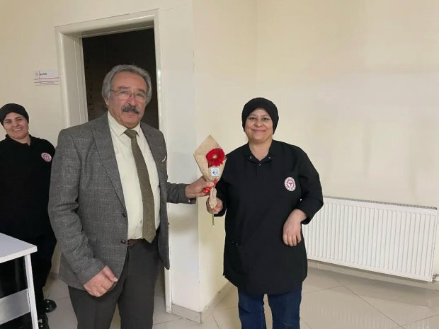 Belediye Başkanımız Sayın Mustafa Kenan Sarıtaş, 14 Mart Tıp Bayramı Dolayısıyla Sağlık Çalışanlarını Ziyaret Etti.