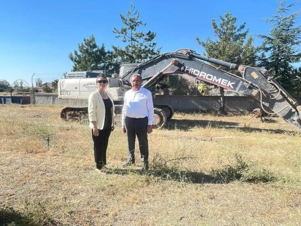 MHP Nevşehir Milletvekilimiz,Grup Başkanvekili Prof. Dr. Filiz Kılıç ve Belediye Başkanımız Mustafa Kenan Sarıtaş ile birlikte Avanos Hükümet Konağı binamızın temel işaretleme çalışmasını yerinde inceledi.
