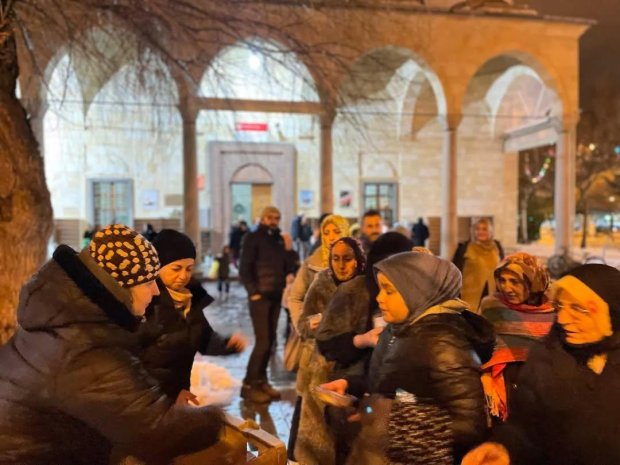 Belediyemizden Berat Kandili’nde Lokma İkramı