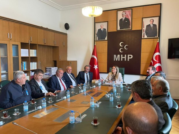 TBMM MHP Grup Başkan Vekili ve Nevşehir Milletvekilimiz Sayın Prof. Dr. Filiz Kılıç’ın daveti üzerine, Belediye Başkanımız Sayın Mustafa Kenan Sarıtaş ve Avanos köy muhtarlarının katılımıyla geniş kapsamlı bir istişare toplantısı gerçekleştirildi.