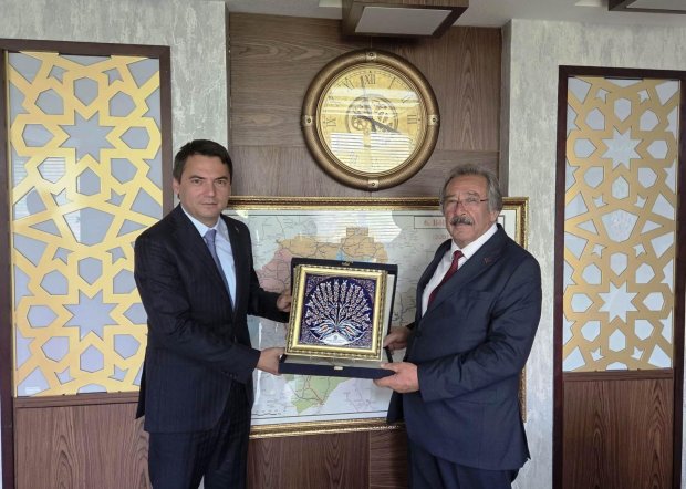 BELEDİYE BAŞKANIMIZ SAYIN MUSTAFA KENAN SARITAŞ’TAN KARAYOLLARI 6. BÖLGE MÜDÜRÜ SAYIN UMUT AKYAZI'YA ZİYARET