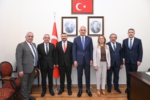 Belediye Başkanımız Sayın Mustafa Kenan Sarıtaş, Kültür ve Turizm Bakanımız Sayın Mehmet Nuri Ersoy’u makamında ziyaret etti.