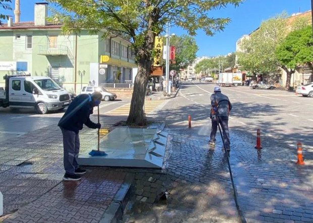Yol, Kaldırım ve Çöp Konteynerlarında Temizlik Çalışmaları