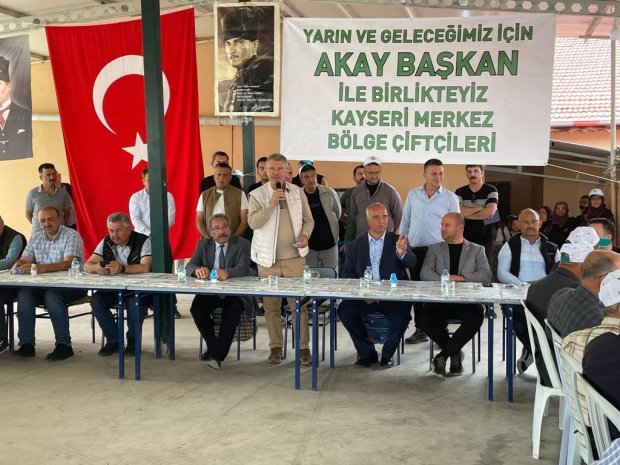 Kayseri Pancar Ekicileri Kooperatifi Yönetim Kurulu Başkanı Sayın Hüseyin Akay, Kayseri Şeker Fabrikası Yönetim Kurulu Başkanı Sayın Hurşit Dede ve beraberindeki yönetim kurulu üyeleri, Belediye Başkanımız Sayın Mustafa Kenan Sarıtaş’ı makamında ziyaret e