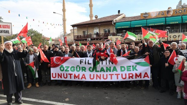 FİLİSTİN’E DESTEK YÜRÜYÜŞÜNDE AVANOS TEK YÜREK OLDU
