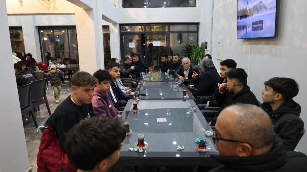 BELEDİYE BAŞKANIMIZ MUSTAFA KENAN SARITAŞ, İFTAR SOFRASINDA HEMŞEHRİLERİYLE BULUŞTU