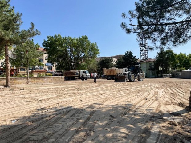Belediye Başkanımız Sayın Mustafa Kenan Sarıtaş, belediyemize ait iş sahalarında sürdürülen çalışmaları sahada kontrol etti.