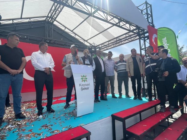 Belediye Başkanımız Sayın Mustafa Kenan Sarıtaş, Yozgat Boğazlıyan’da Kayseri Pancar Ekicileri Kooperatifi tarafından düzenlenen mitinge katıldı.