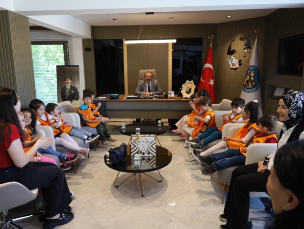 Kapadokya Anaokulu Öğrencileri Belediye Başkanımız Sn. Mustafa Kenan Sarıtaş’ı Ziyaret Etti