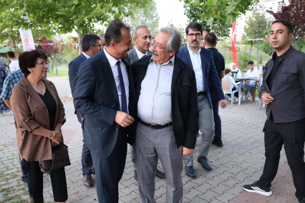 KAYSERİ VAKIFLAR BÖLGE MÜDÜRLÜĞÜ TARAFINDAN AVANOS'TA TOPLU SÜNNET ŞÖLENİ GERÇEKLEŞTİRİLDİ
