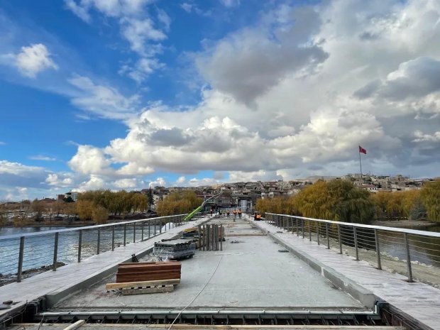 Tarihi Taş Köprü’müzün restorasyon sürecinde sona yaklaşıyoruz.