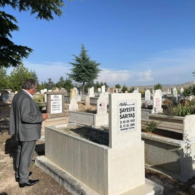 Belediye Başkanımız Avanos Kabristanlığını Ziyaret Ederek Vatandaşlarla Bayramlaştı