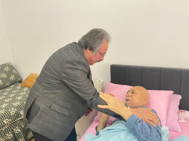 BELEDİYE BAŞKANIMIZDAN SAYIN ALİ ÖZKAN'A GEÇMİŞ OLSUN ZİYARETİ