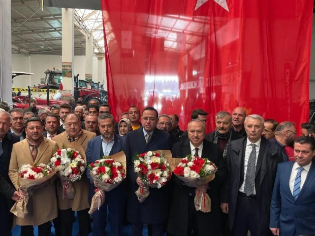 Belediye Başkanımız Mustafa Kenan Sarıtaş, bu sene 3. kez düzenlenen Nevşehir Kapadokya Tarım Ekipmanları, Gıda ve Hayvancılık Fuarı’nın açılışına katıldı.