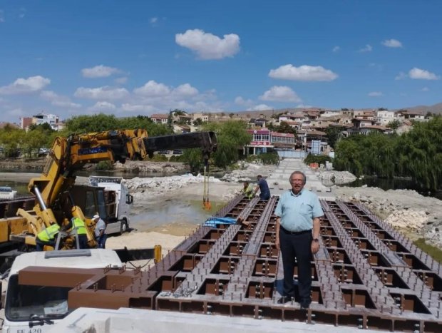 Köprümüzün çalışmaları ile ilgili tüm gelişmeleri ve çalışmaları halkımız adına yakından takip ederek; gerekli tüm desteği sağlıyoruz.