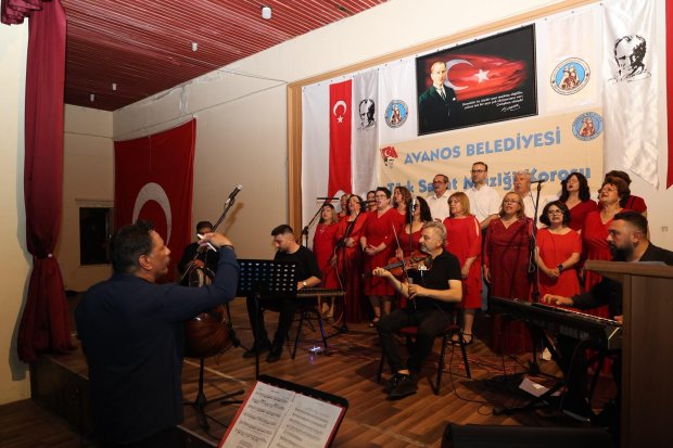 TÜRK SANAT MÜZİĞİ KOROSU VE ADD AVANOS ŞUBESİ RİTİM GRUBU KONSERİ BÜYÜK BEĞENİ TOPLADI