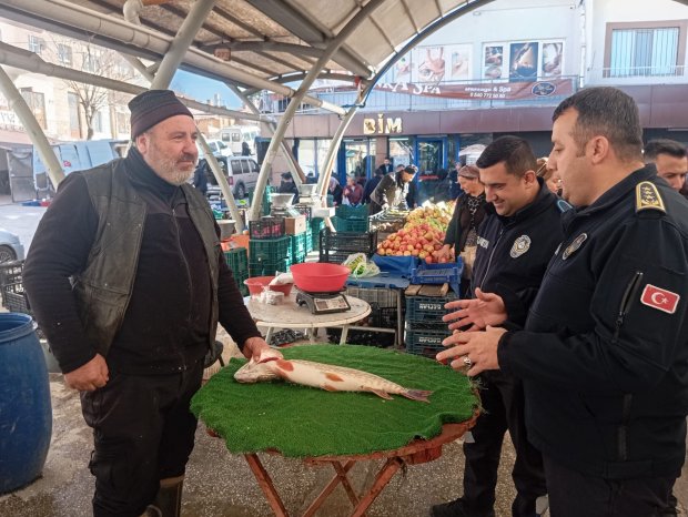 AVANOS AÇIK PAZARYERİ’NDE ZABITA DENETİMLERİ GERÇEKLEŞTİRİLDİ