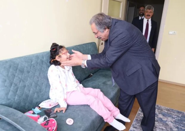 Başkanımız Anneler Günü Münasebetiyle Fedakar Annelerimizi Evlerinde Ziyaret Etti