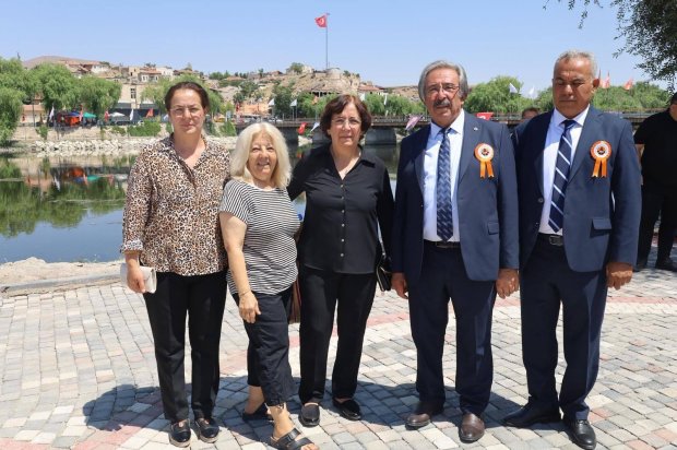 Ulaştırma ve Altyapı Bakanımız Sayın Abdulkadir Uraloğlu’nun katılımlarıyla kapsamlı şekilde restorasyonu tamamlanarak hizmete giren Tarihi Taş Köprümüzün resmi açılışı tören gerçekleştirildi.