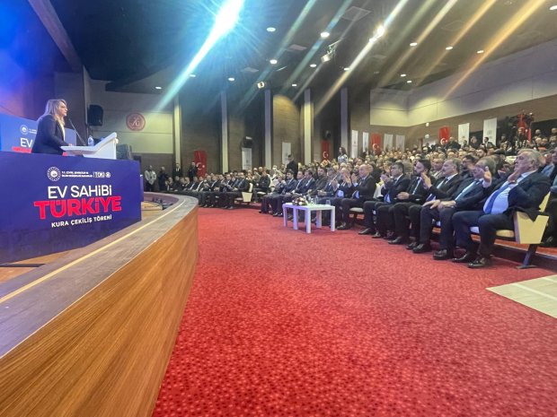 AVANOS 189 TOKİ SOSYAL KONUT KURA ÇEKİMİ YOĞUN KATILIMLA GERÇEKLEŞTİRİLDİ