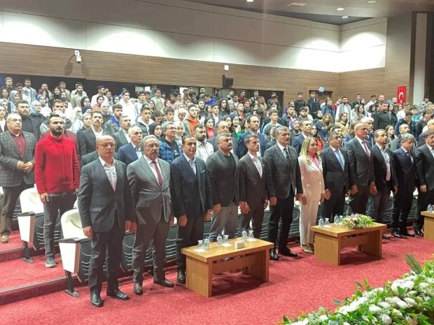 Belediye Başkanımız Mustafa Kenan Sarıtaş, Nevşehir Hacı Bektaş Veli Üniversitesi Kongre ve Kültür Merkezinde gerçekleştirilen " Kardeş Filistin Halkını Anlamak ve Anlatmak" adlı panele katıldı.