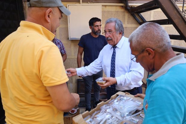 Tarihi Avanos Taşköprümüzün resmi açılış töreni dolayısıyla, Belediye Başkanımız Sayın Mustafa Kenan Sarıtaş'ın özel olarak hazırlattığı aşureler halkımıza ikram edildi.